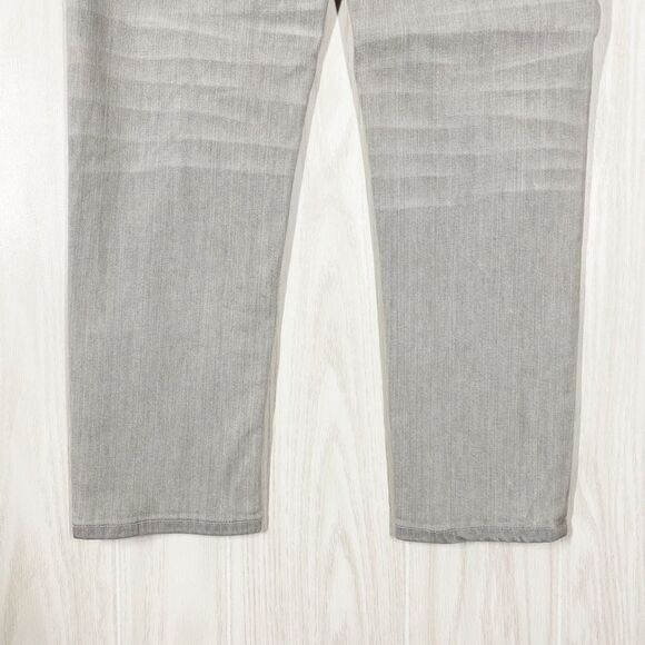 Eileen Fisher | Light Gray Mid-Rise Tampered Ankle Organic Cotton Jeans - Picture 5 of 7